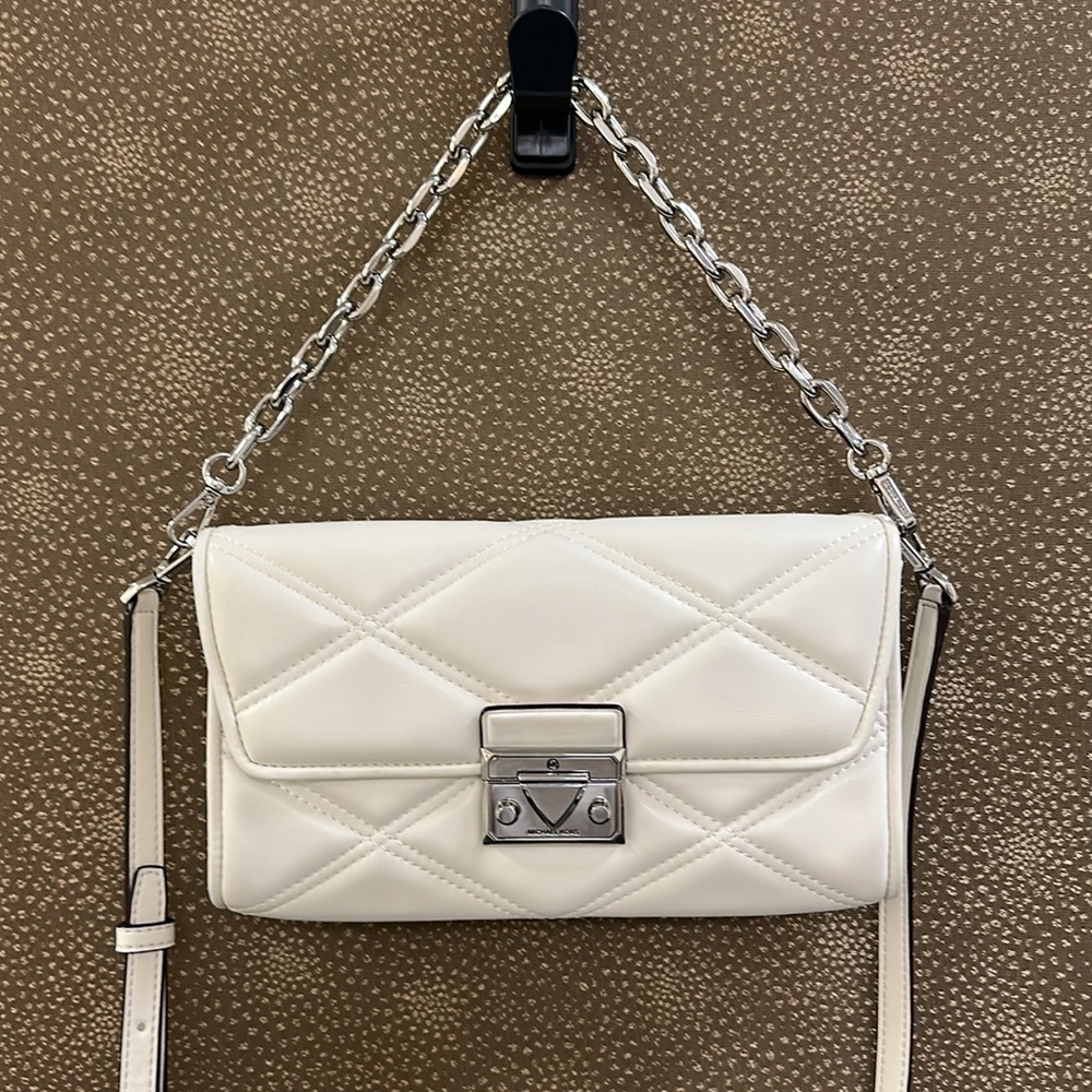 🔥🔥🔥Michael Kors White Leather Quilted Clutch Crossbody Bag With Chain